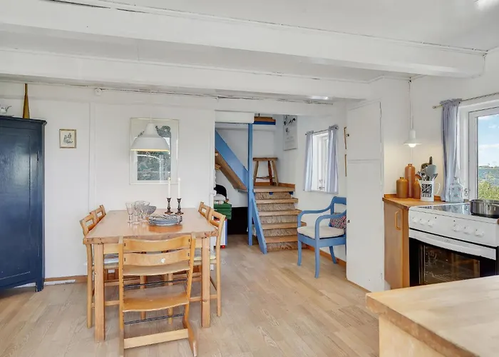 1 Bedroom Cozy In *